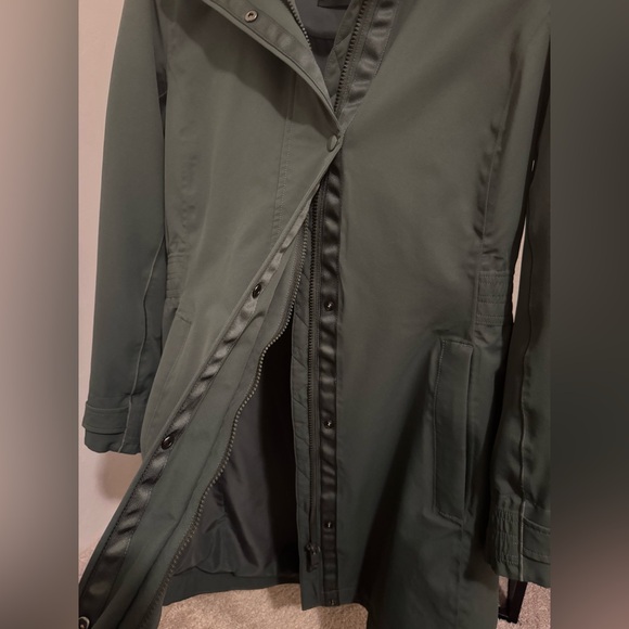 Athleta Rainout Sutra Bali Green Long Trench - Picture 6 of 9